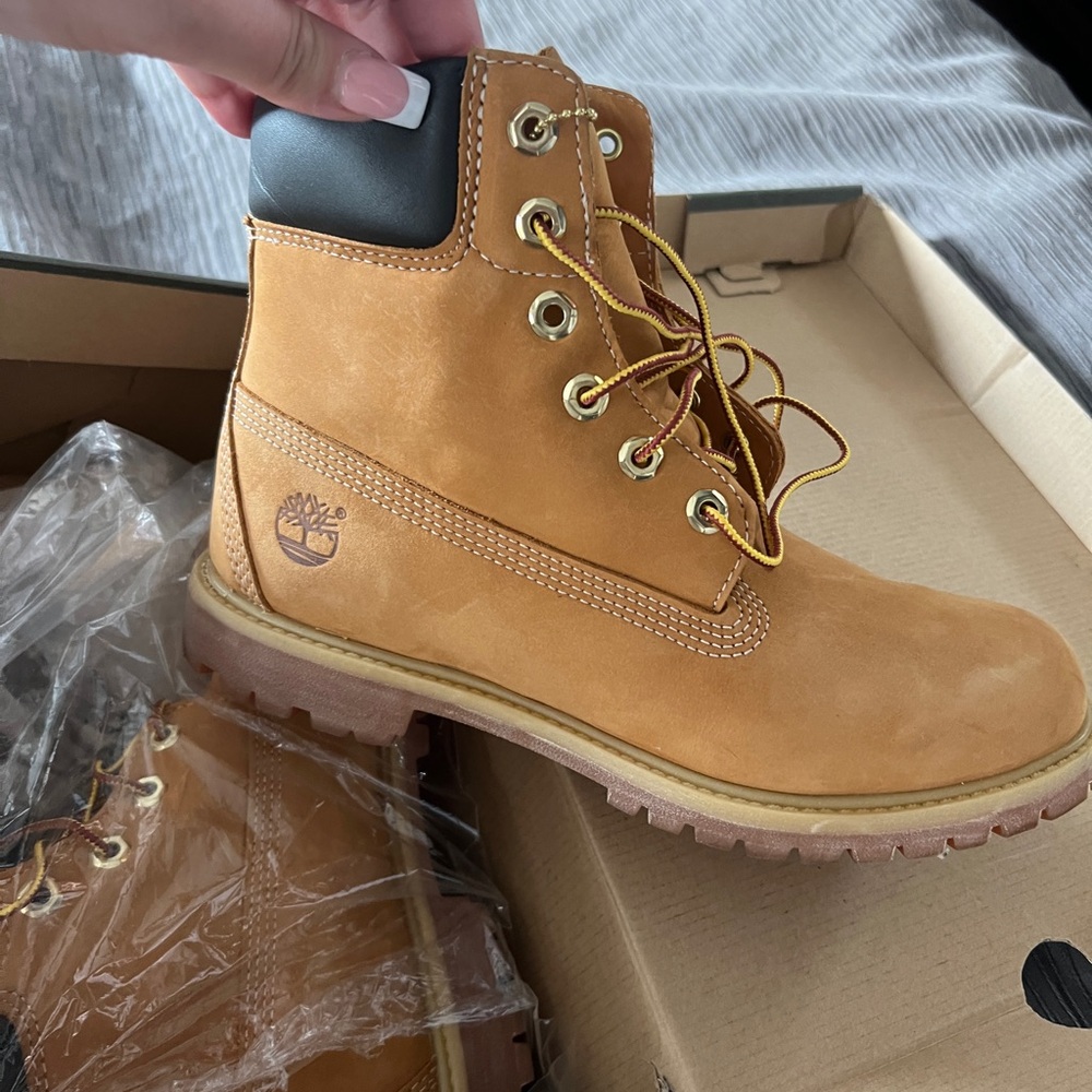 Timberland Women's 9.5 boots